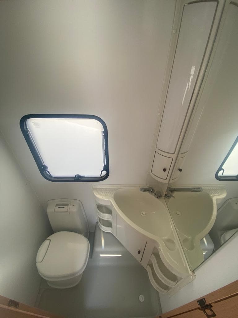 Foto 10 ADRIA AVIVA 370 DD -750KG CON PLACA SOLAR [RESERVADA]