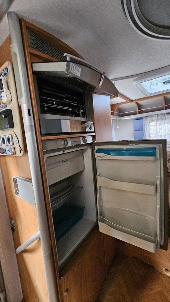 Foto 8 AUTOCARAVANA BURSTNER T675 DOS PLAZAS EN ASTURIAS 