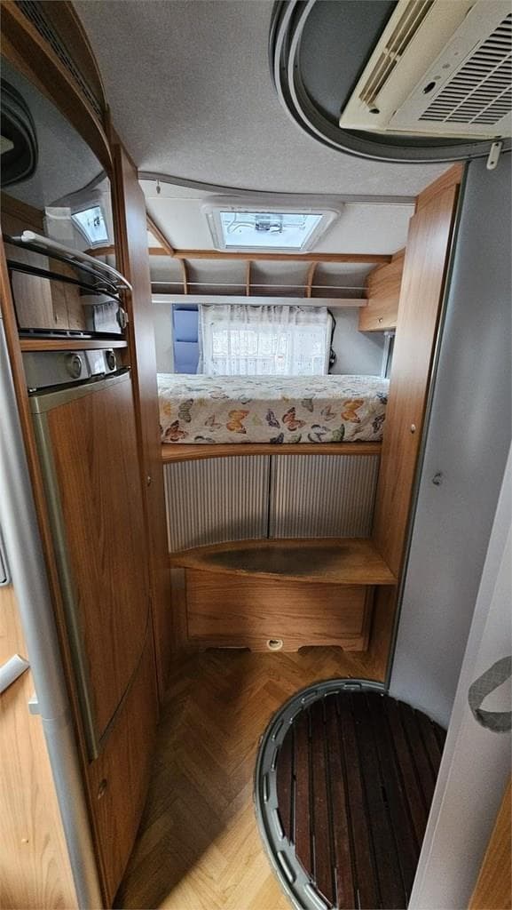 Foto 9 AUTOCARAVANA BURSTNER T675 DOS PLAZAS EN ASTURIAS 