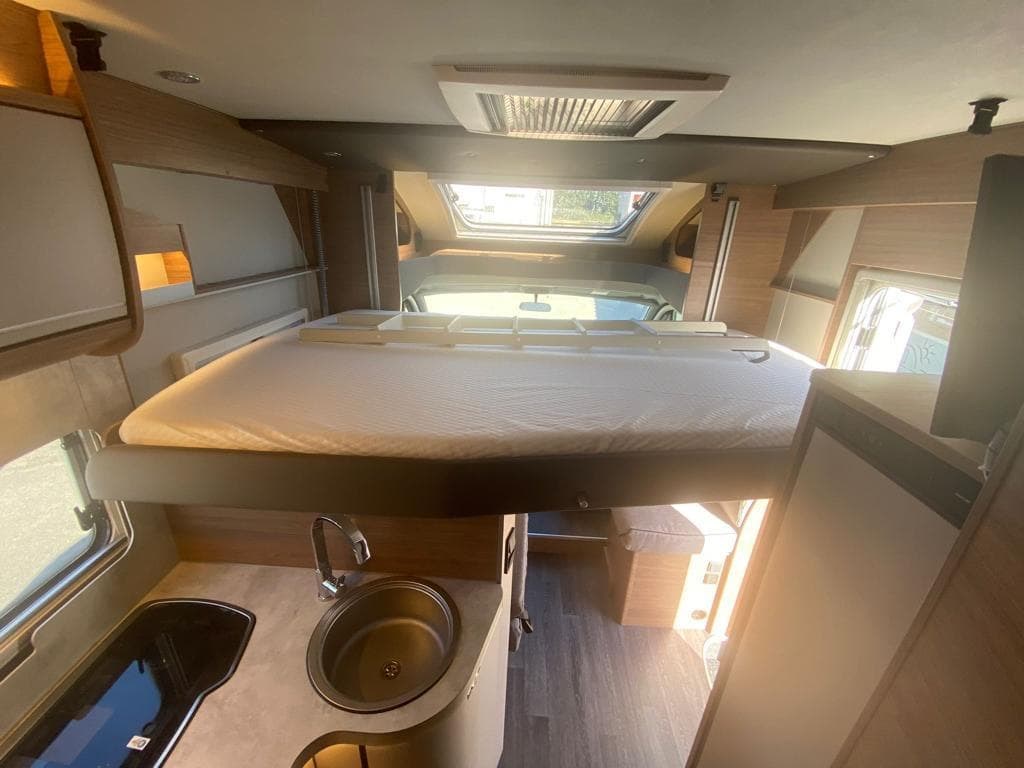 Foto 4 AUTOCARAVANA CAMA ISLA 4 PLAZAS KNAUS