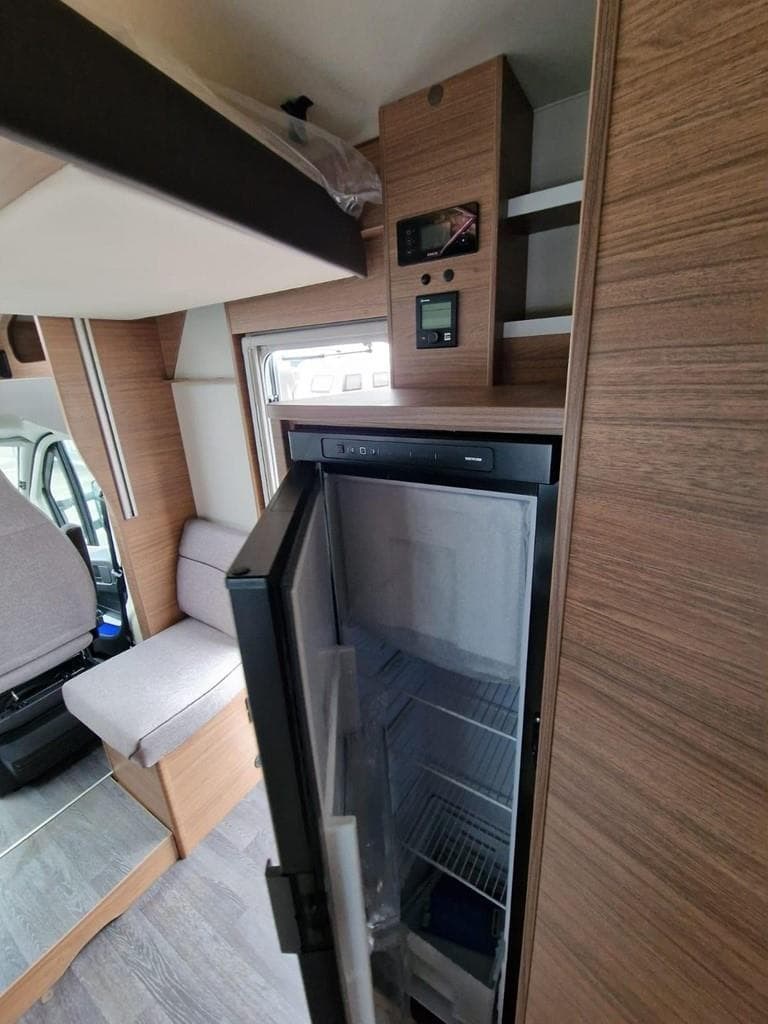Foto 6 AUTOCARAVANA CAMA ISLA 4 PLAZAS KNAUS