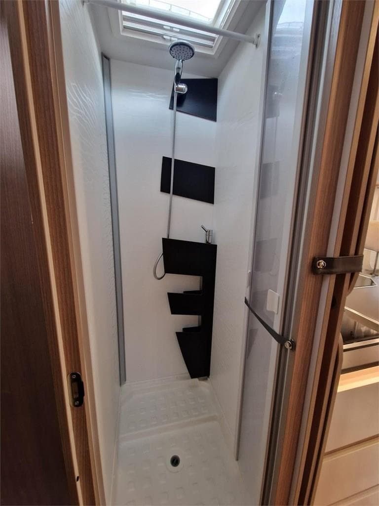 Foto 8 AUTOCARAVANA INTEGRAL ITINEO RAVELLER SC700 EN ASTURIAS 