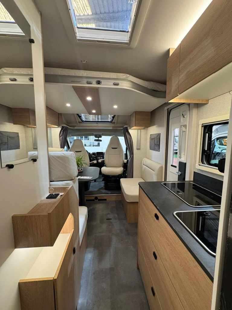 Foto 10 AUTOCARAVANA JOA CAMP 75Q CAMA ISLA NUEVO DISEÑO