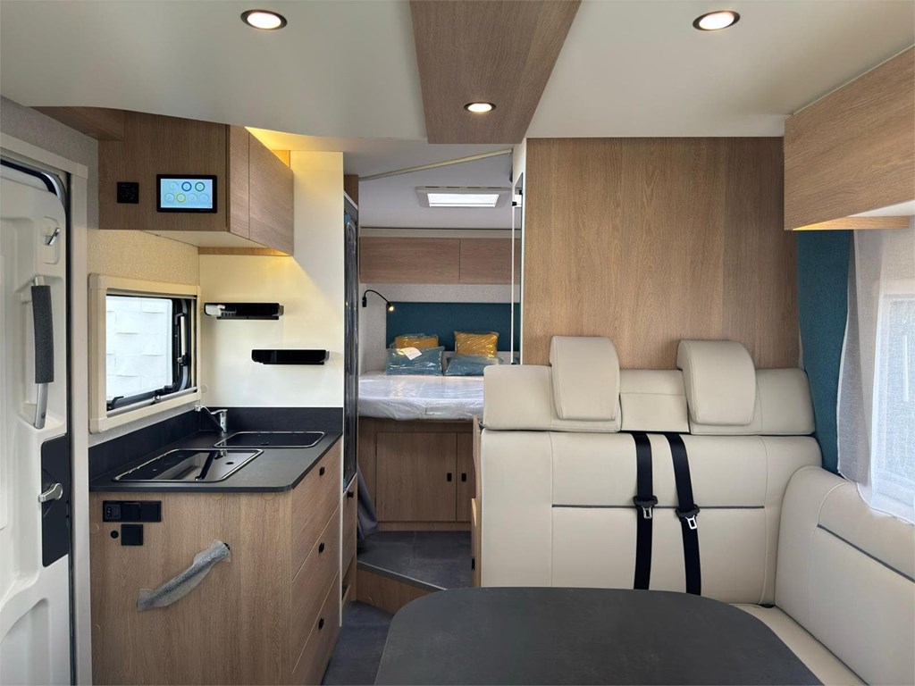 Foto 4 AUTOCARAVANA JOA CAMP 75Q CAMA ISLA NUEVO DISEÑO