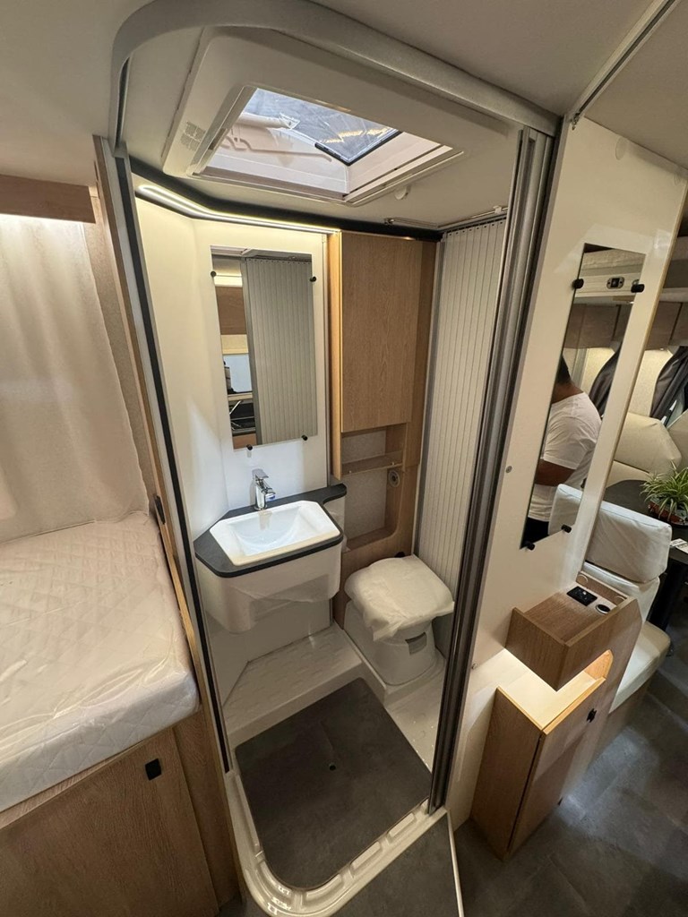 Foto 8 AUTOCARAVANA JOA CAMP 75Q CAMA ISLA NUEVO DISEÑO