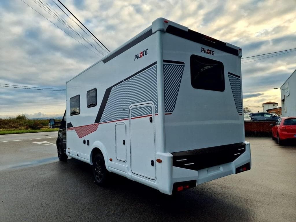 Foto 10 AUTOCARAVANA PILOTE ATLAS A690G [VENDIDA]