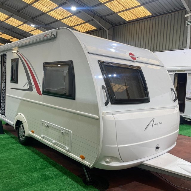 BURSTNER AVERSO CON DUCHA INDEPENDIENTE AÑO 2015 [VENDIDA]