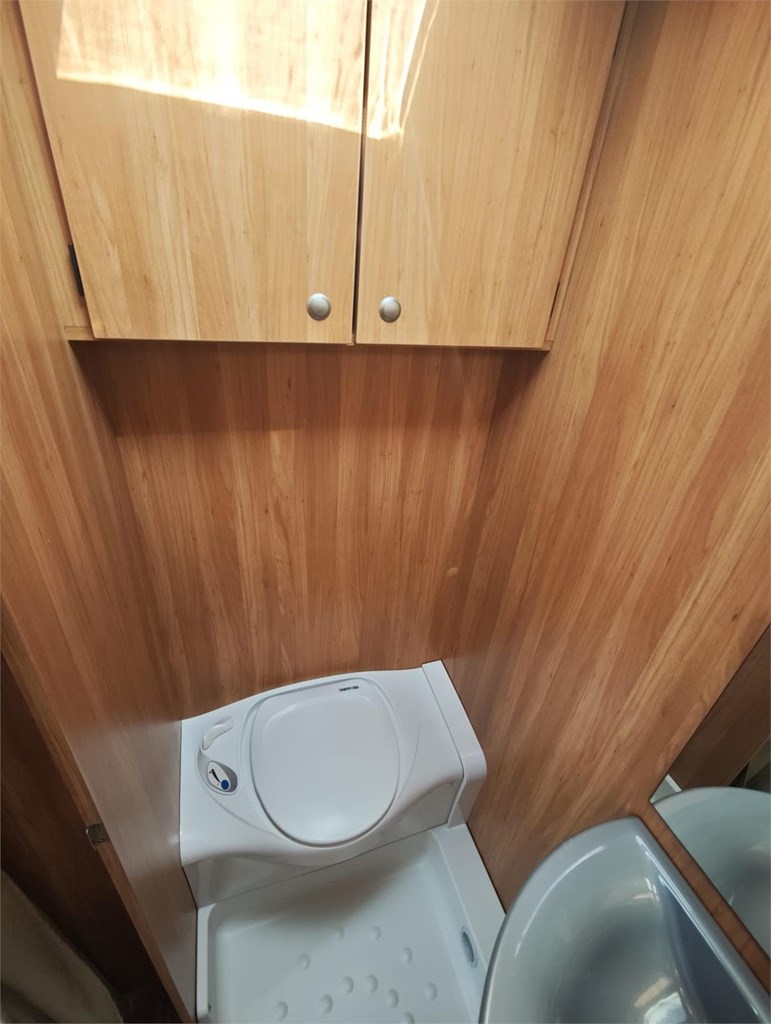 Foto 9 BURSTNER PREMIO 480 TK CON MOVER [RESERVADA]