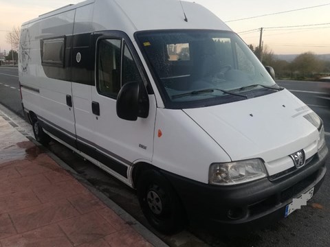 CAMPER PEUGEOT CUATRO PLAZAS [VENDIDA]