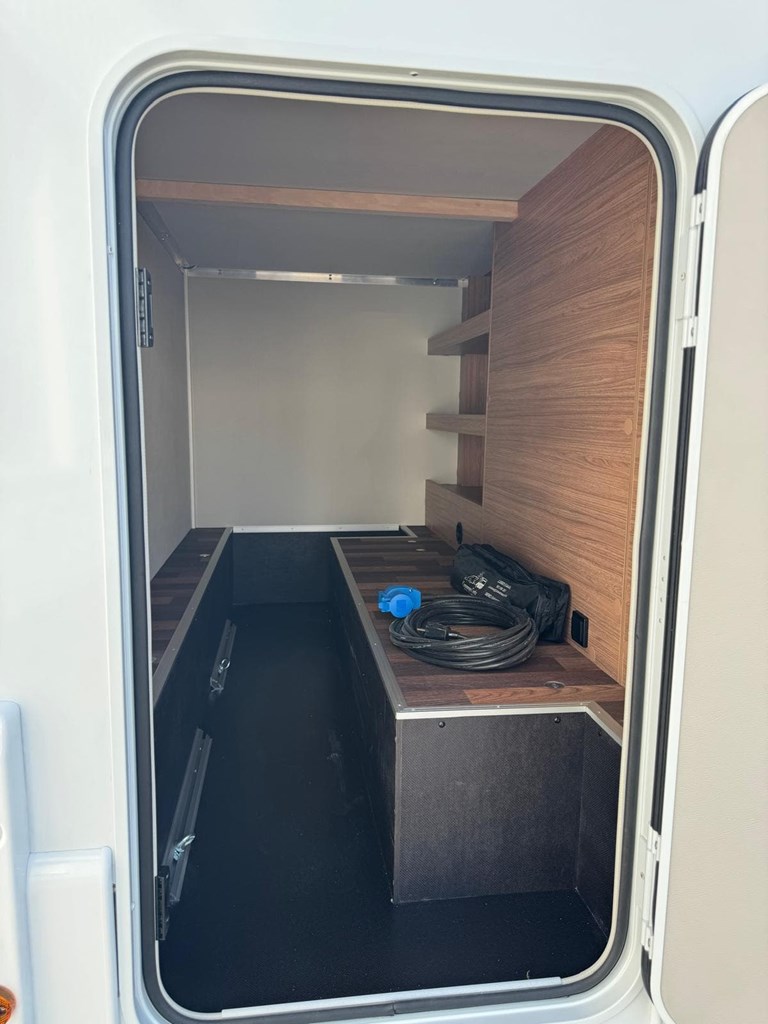 Foto 10 CAPUCHINA SEMINUEVA WEINSBERG CARAHOME 550MG