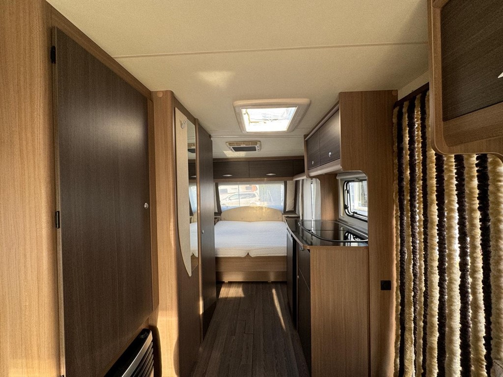 Foto 4 CARAVANA BURSTNER CON CAMA ISLA AIRE Y MOVER [VENDIDA]