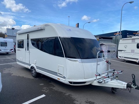 CARAVANA  DOS AMBIENTES HOBBY 460 UFE PREMIUM [VENDIDA]