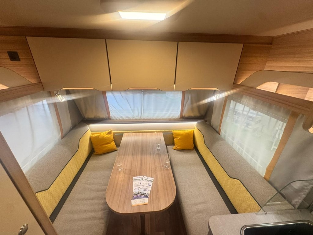 Foto 10 CARAVANA RUTERA WEINSBERG CARATWO 400 LK
