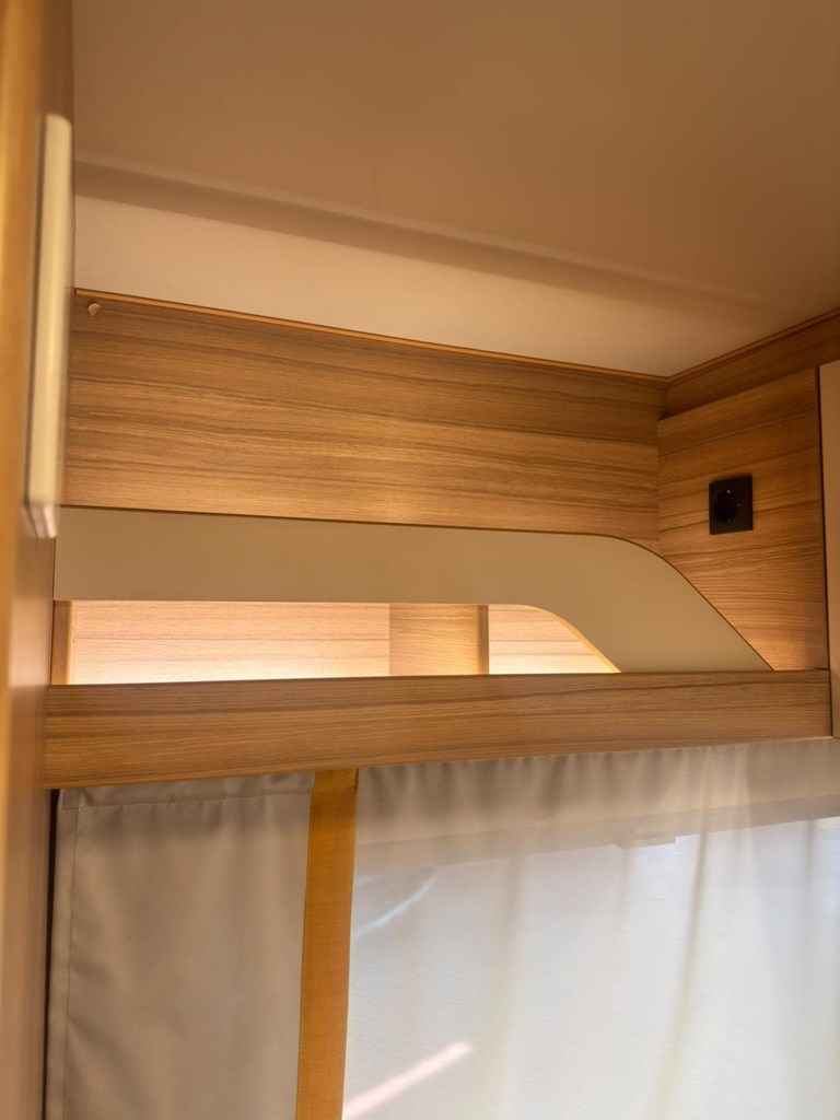 Foto 12 CARAVANA RUTERA WEINSBERG CARATWO 400 LK