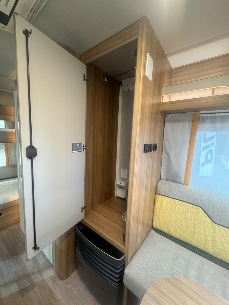 Foto 13 CARAVANA RUTERA WEINSBERG CARATWO 400 LK