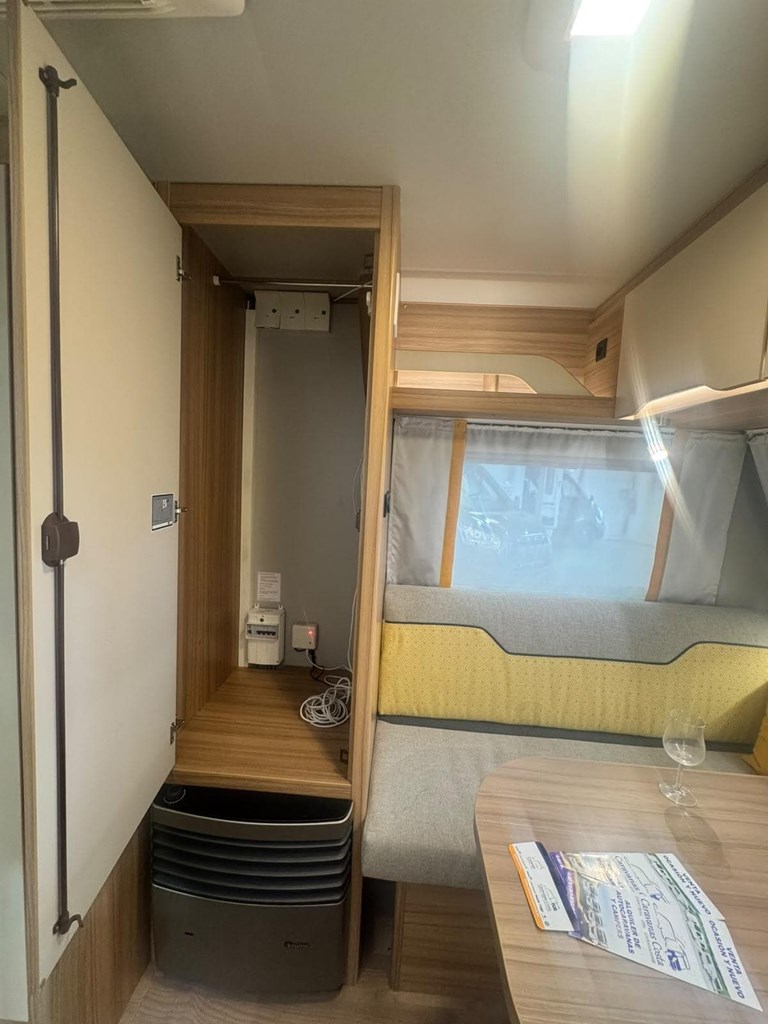 Foto 15 CARAVANA RUTERA WEINSBERG CARATWO 400 LK