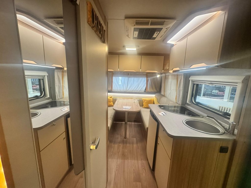 Foto 7 CARAVANA RUTERA WEINSBERG CARATWO 400 LK