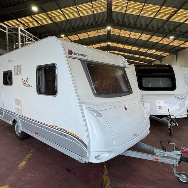 CARAVANA TRES AMBIENTES  STERCKEMAN EVOLUTION 490PE [VENDIDA]