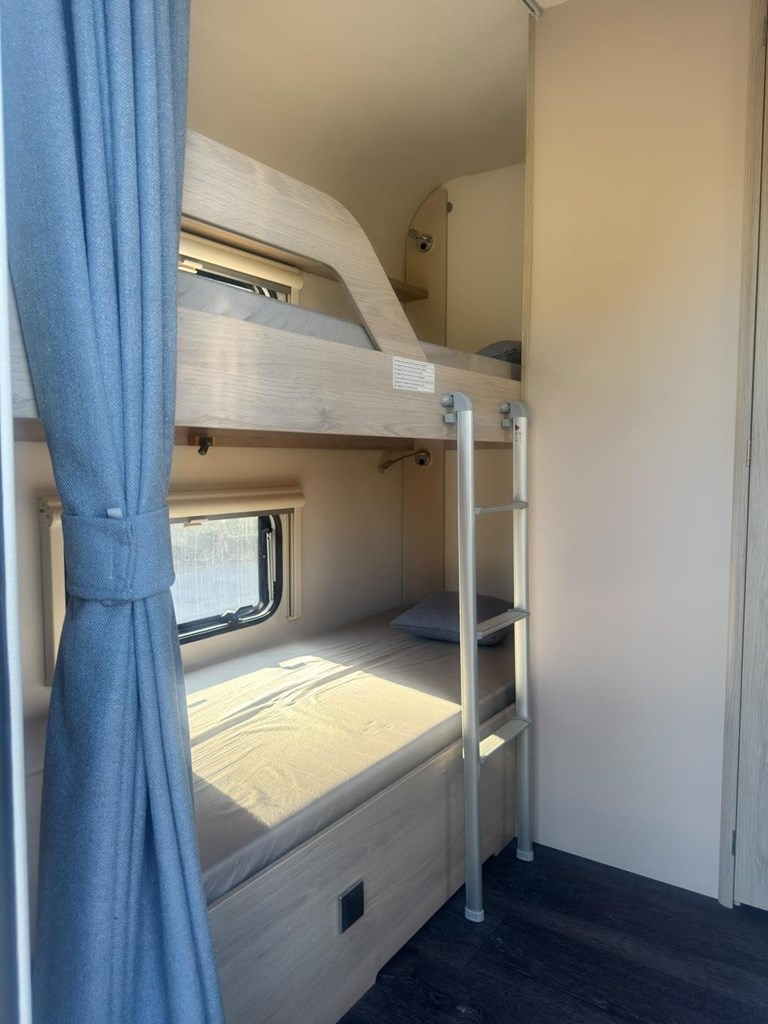 Foto 3 CARAVELAIR ANTARES FAMILY 486