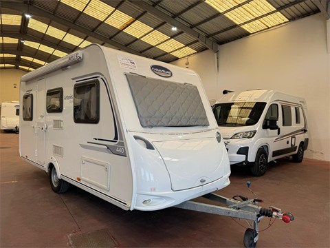 CARAVELAIR ANTARES STYLE 440 DOS AMBIENTES 