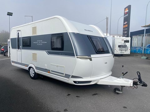 HOBBY 490 KMFE LUXE CON AIRE Y MOVER [VENDIDA]