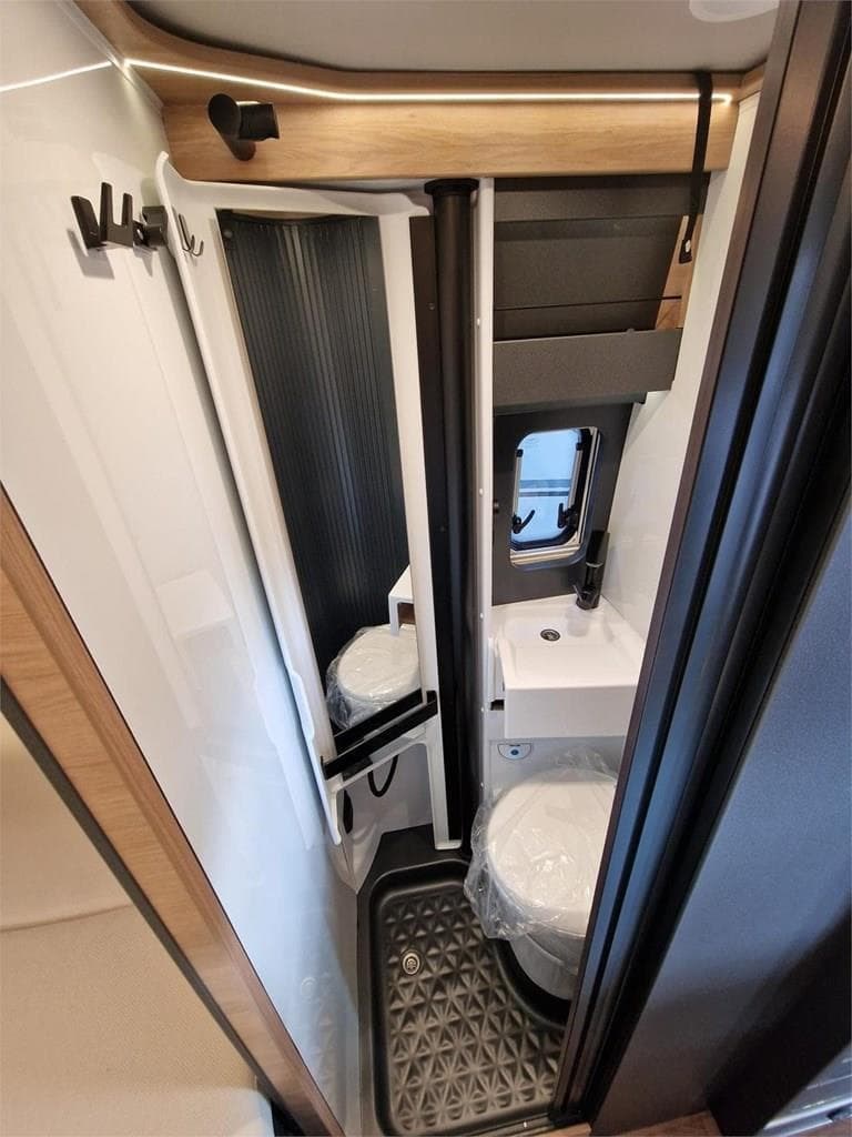 Foto 5 KNAUS BOXLIFE 540MQ PLATINUM SELECTION EN ASTURIAS 