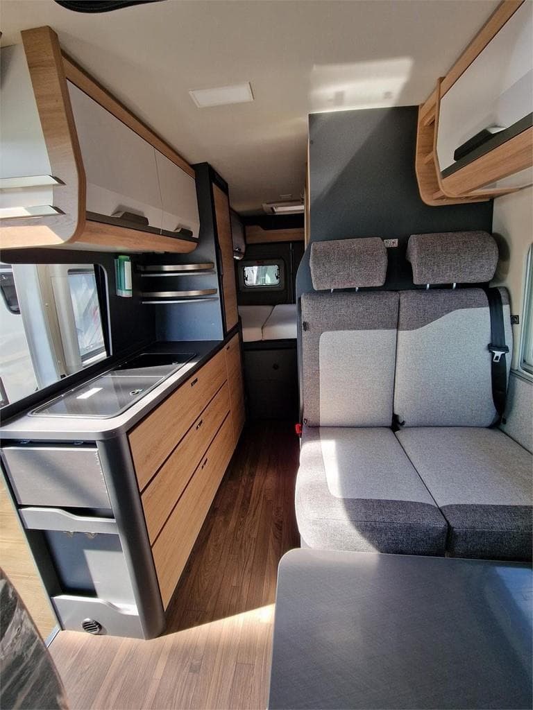 Foto 4 KNAUS BOXLIFE PRO 600 MQ CON TECHO ELEVABLE EN ASTURIAS 