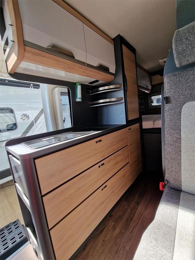 Foto 5 KNAUS BOXLIFE PRO 600 MQ CON TECHO ELEVABLE EN ASTURIAS 