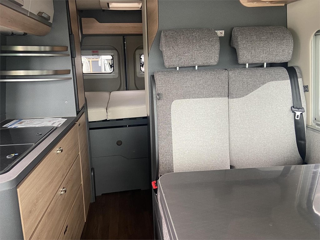 Foto 6 KNAUS BOXLIFE PRO 600 MQ CON TECHO ELEVABLE EN ASTURIAS 