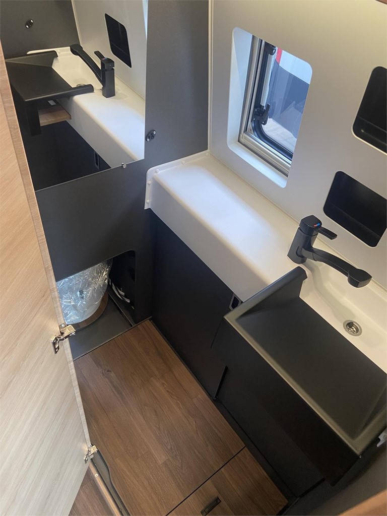 Foto 7 KNAUS BOXLIFE PRO 600 MQ CON TECHO ELEVABLE EN ASTURIAS 