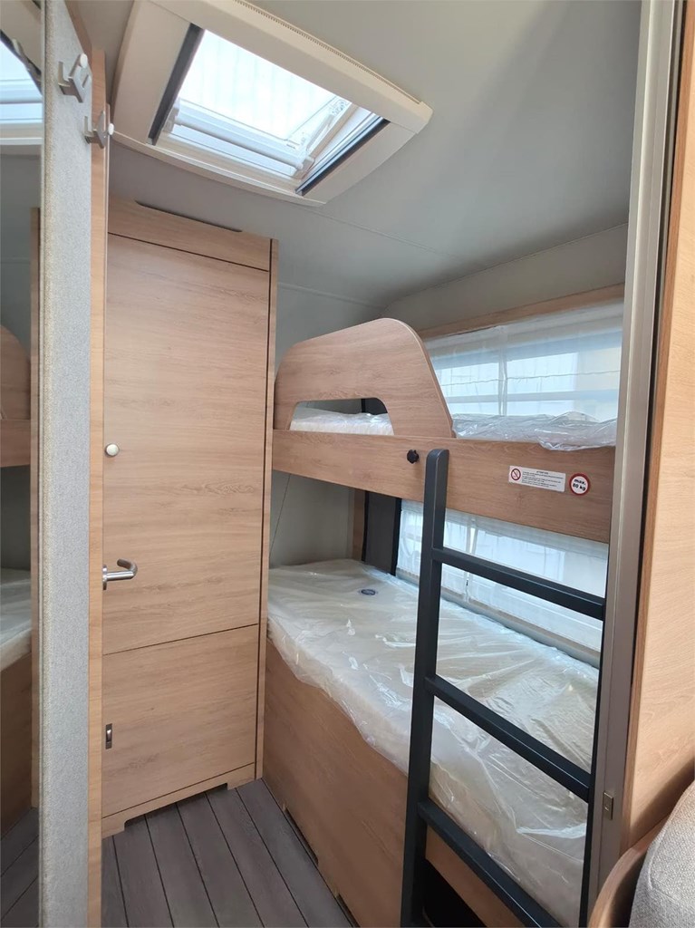 Foto 7 KNAUS SUDWIND 500 QDK BLACK SELECTION