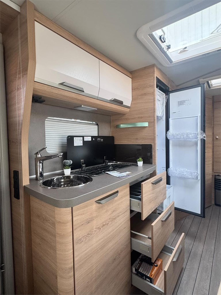 Foto 12 KNAUS SUDWIND 580 QS BLACK SELECTION