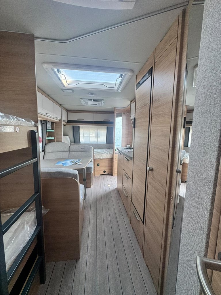 Foto 18 KNAUS SUDWIND 580 QS BLACK SELECTION