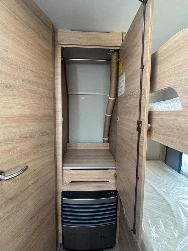 Foto 19 KNAUS SUDWIND 580 QS BLACK SELECTION