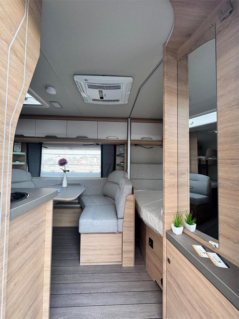Foto 23 KNAUS SUDWIND 580 QS BLACK SELECTION