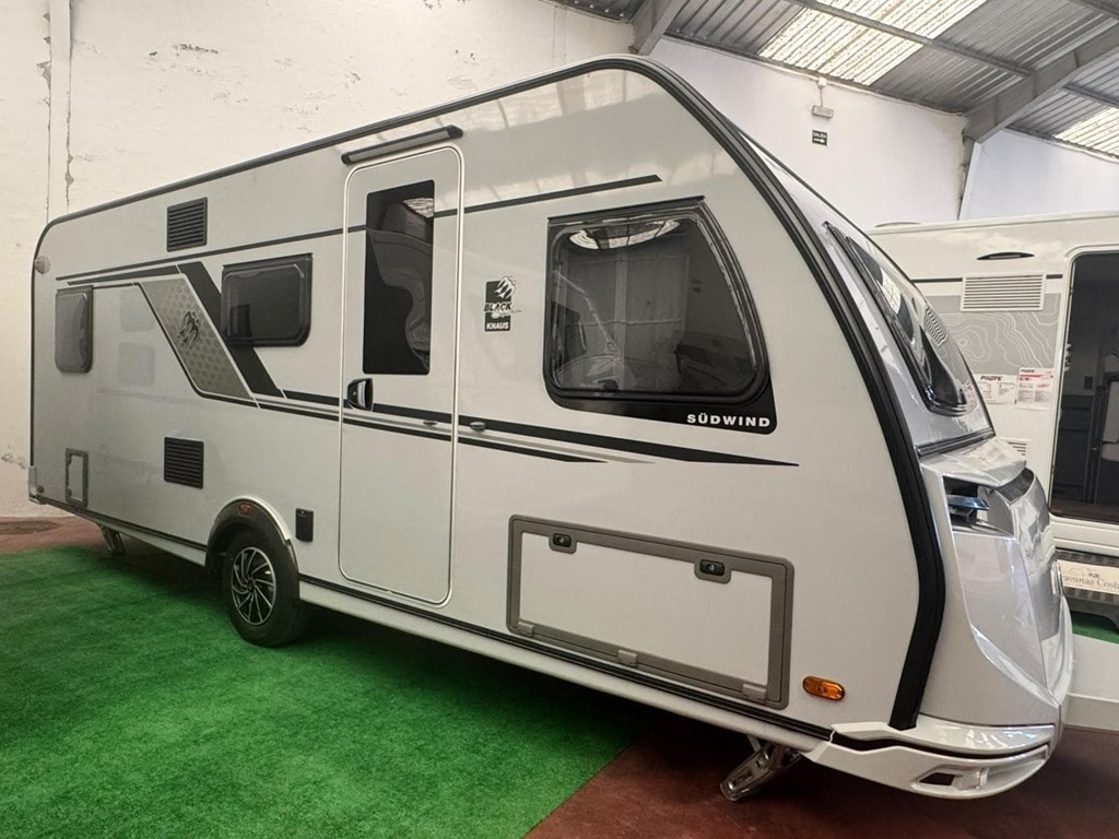 Foto 33 KNAUS SUDWIND 580 QS BLACK SELECTION
