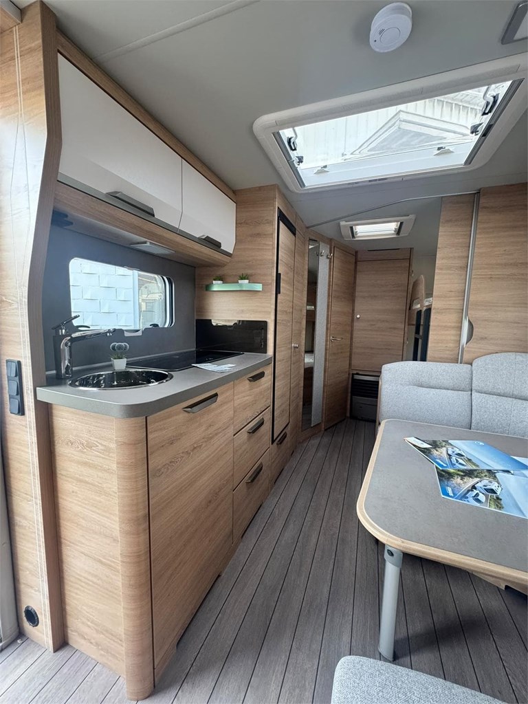 Foto 8 KNAUS SUDWIND 580 QS BLACK SELECTION