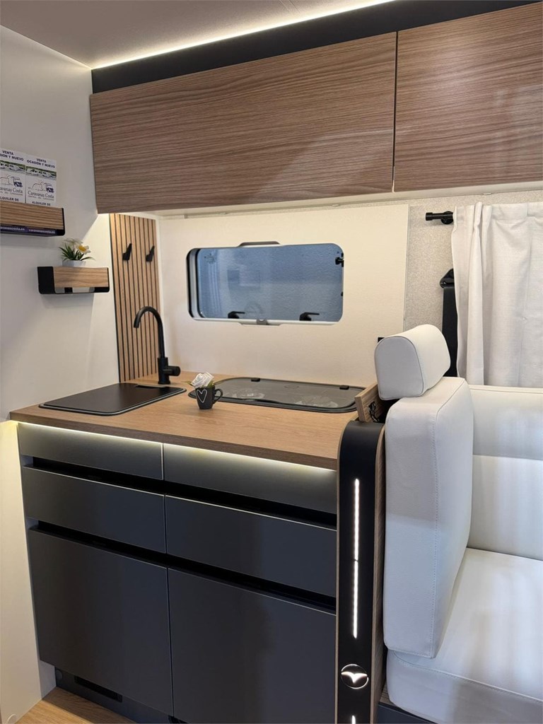 Foto 6 NUEVA AUTOCARAVANA INTEGRAL PILOTE G740 FC EXPRESSION CAMA ISLA 