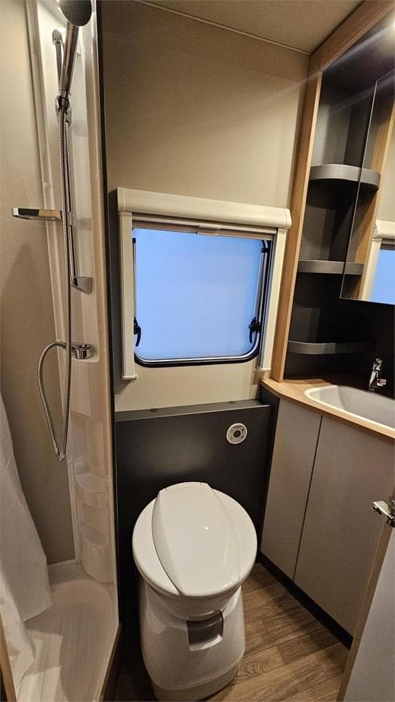 Foto 12 NUEVO DISEÑO KNAUS SPORT 500 KD EN ASTURIAS