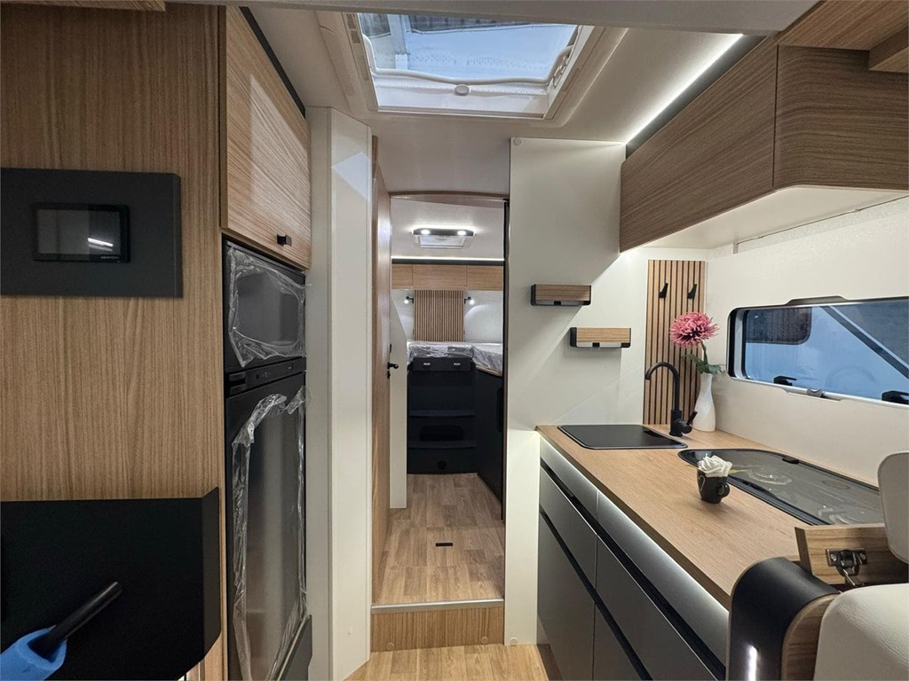 Foto 4 NUEVO MODELO PILOTE P740 FGJ EVIDENCE 