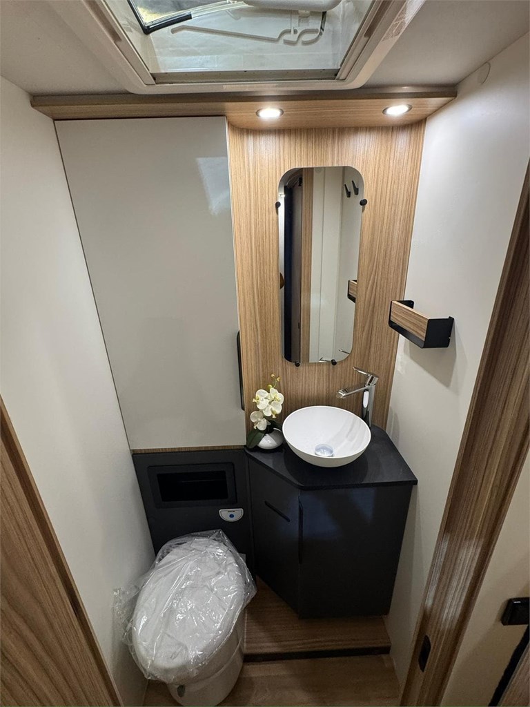 Foto 7 NUEVO MODELO PILOTE P740 FGJ EVIDENCE 