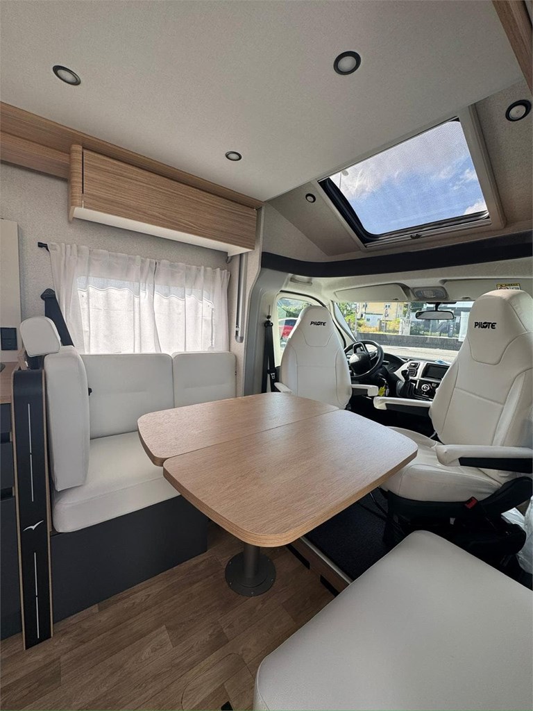 Foto 2 PILOTE EVIDENCE P740 FC CAMA ISLA