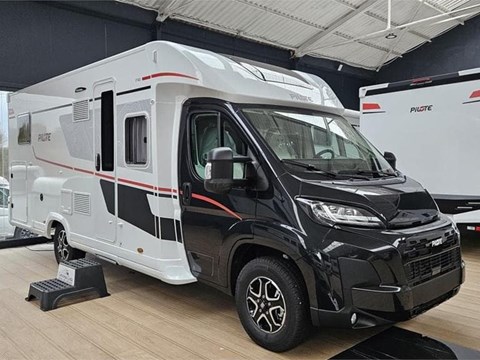 PILOTE P740 FC EVIDENCE CAMA ISLA EN ASTURIAS