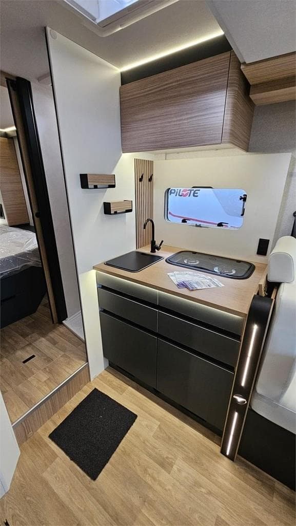 Foto 5 PILOTE P740 FC EVIDENCE CAMA ISLA EN ASTURIAS