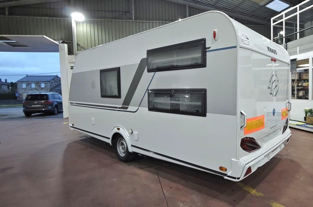 Foto 10 SEMINUEVA KNAUS SPORT 500 KD CON DUCHA INDEPENDIENTE