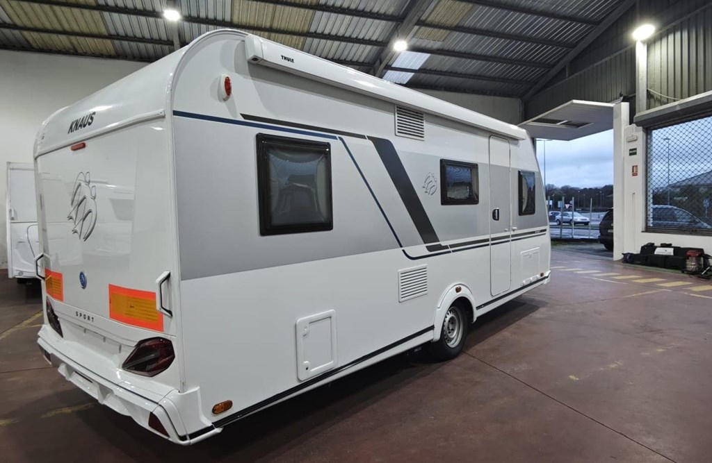 Foto 11 SEMINUEVA KNAUS SPORT 500 KD CON DUCHA INDEPENDIENTE