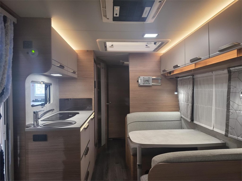 Foto 4 SEMINUEVA KNAUS SPORT 500 KD CON DUCHA INDEPENDIENTE