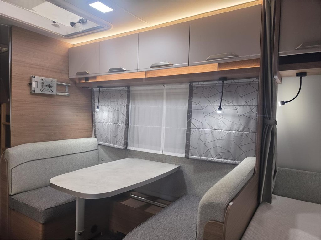 Foto 5 SEMINUEVA KNAUS SPORT 500 KD CON DUCHA INDEPENDIENTE