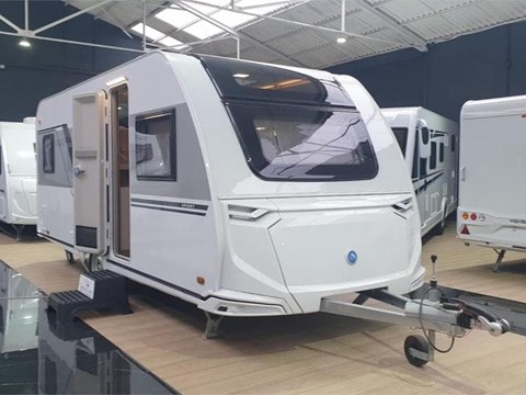 ULTIMA UNIDAD!! KNAUS SPORT 500 UF CON VENTANA PANORAMICA EN ASTURIAS