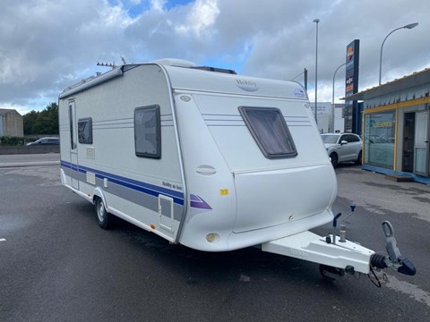 [VENDIDA] CARAVANA 3 AMBIENTES HOBBY KMFE LUXE CON AIRE ACONDICIONADO 